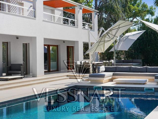 Luxueuse villa contemporaine dans un emplacement prestigieux 400m² Saint Jean Cap Ferrat