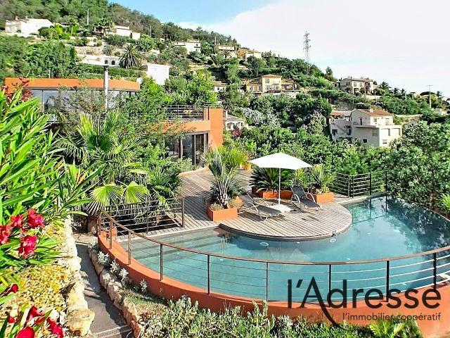 Luxueuse Villa D'architecte 300M² Vue Mer Feerique 300m² Mandelieu la Napoule