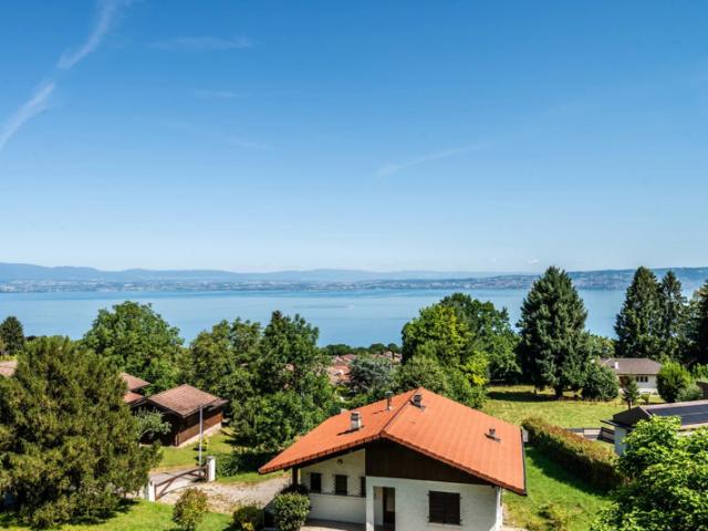 Luxueuse villa de 5 chambres avec vue panoramique sur le Lac
