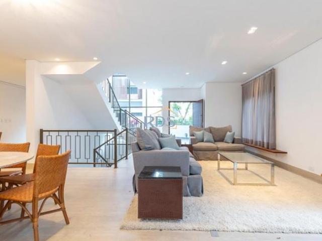 Luxuosa mansão de 4 suítes no Alto da Boa Vista, São Paulo SP: 684m², 4 vagas, 3 salas, 6 banheiros