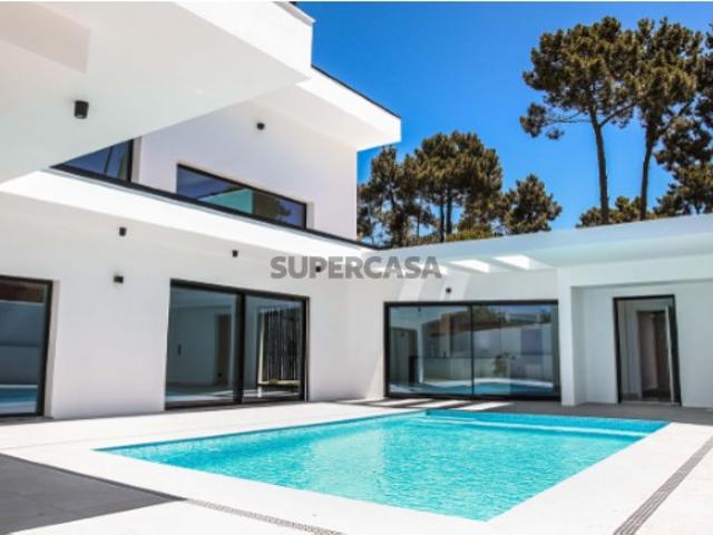 Moradia Contemporânea T4 com Piscina e Total Privacidade na Verdizela, Aroeira