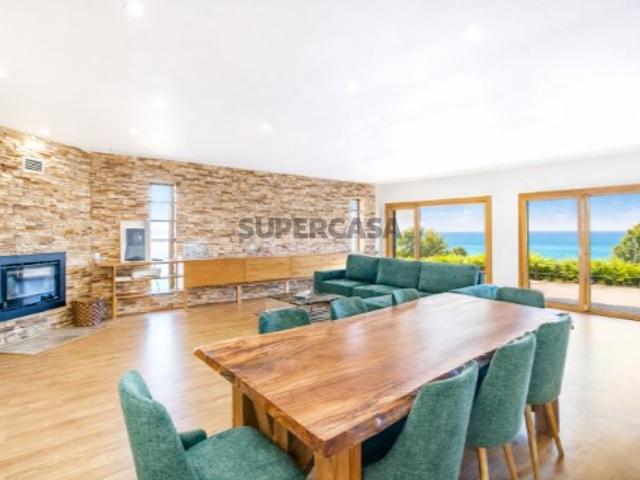 Luxuosa moradia em condominio privado com vista mar