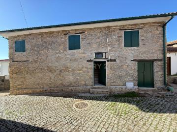 Moradia totalmente Renovada no Parâmio PARQUE NATURAL DE MONTESINHO, #BRAGANÇA