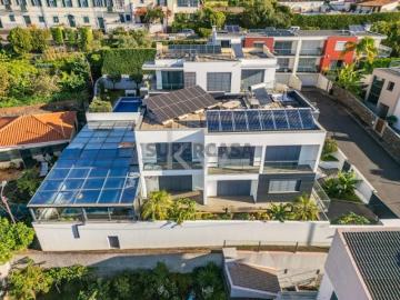 Moradia T3 com piscina coberta e jardim na Rochinha, Funchal