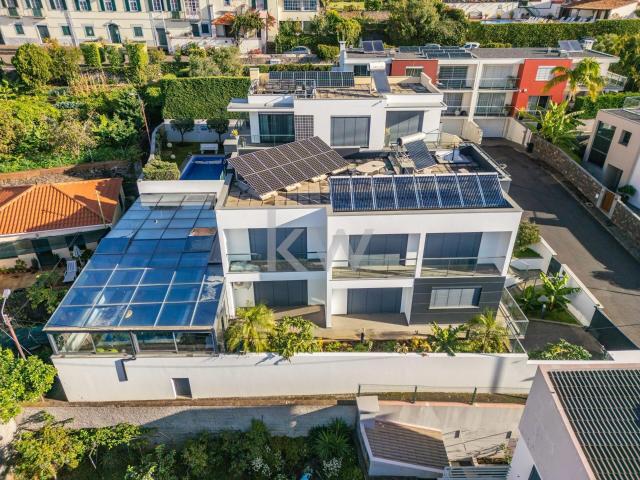 Moradia T3 com piscina coberta e jardim na Rochinha, Funchal 183m² Santa Maria Maior Funchal