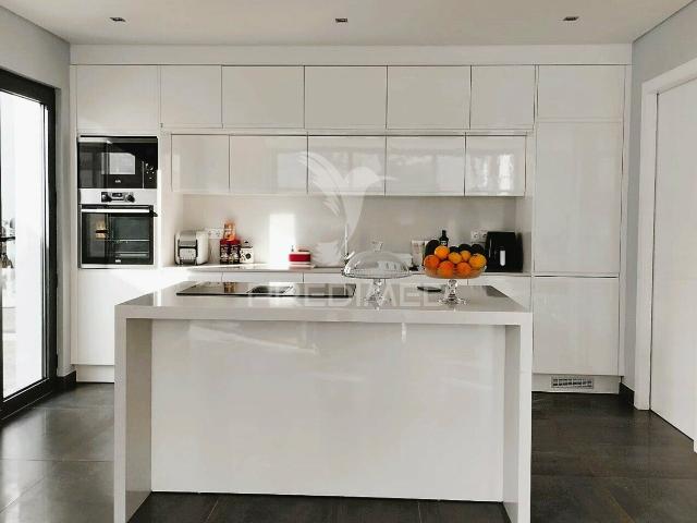 Luxuosa Moradia T4