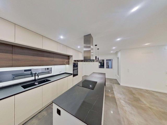 Luxuosa Moradia T4 com Vista Mar em Silveira, Torres Vedras