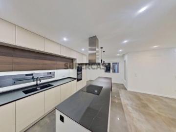 Luxuosa Moradia T4 com Vista Mar em Silveira, Torres Vedras