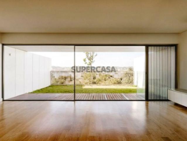 Luxuosa Moradia T4 em Alcântara, Lisboa