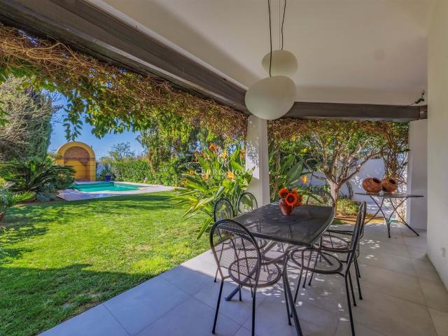 Luxuosa Moradia Tradicional Algarvia com Piscina perto da Gu. 260m² Guia