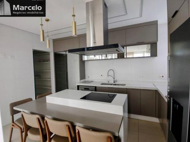 Luxuosa Alto Padrão Condomínio Aruã