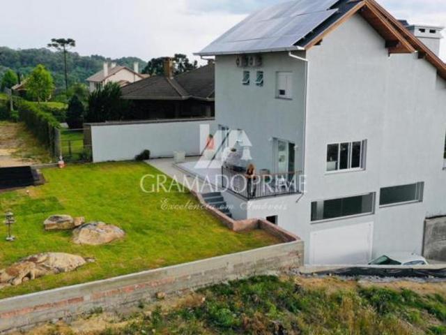 LUXUOSA CASA COM LINDA VISTA EM GRAMADO/RS!