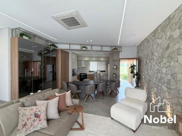 Luxuosa casa à venda em Cianorte PR, bairro Forest Hill Resid & Spa Resort. 3 quartos, 3 suítes, 2 s