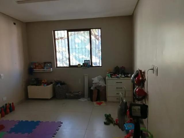Luxuosa casa duplex em Piedade, 340m² de área útil, terr. 675m² 4 quartos 2 suítes, piscina, 4 vgs