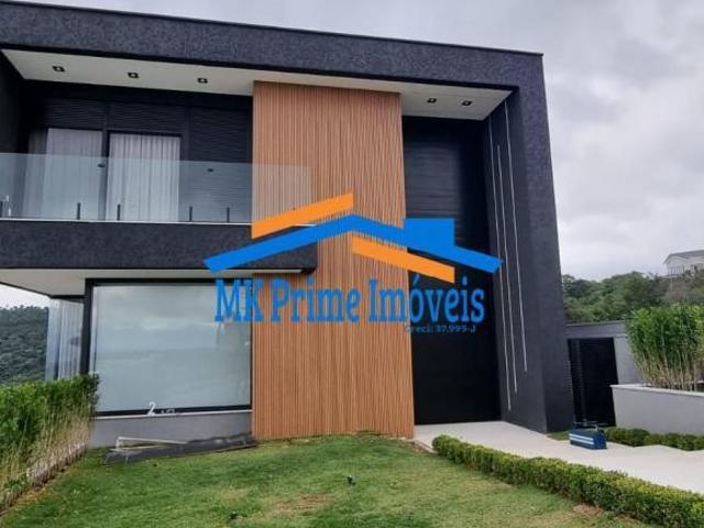 Luxuosa Casa Nova no Condomínio Gênesis II sendo 490m² de Terreno