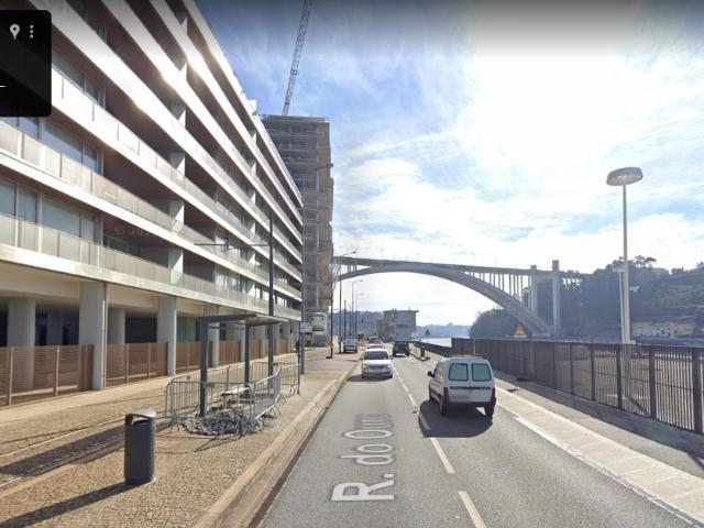 Luxuosa Penthouse T6 na Rua do Ouro