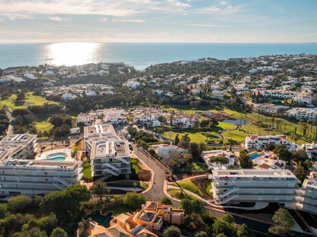Luxuosa penthouse com vista mar e piscina aquecida 217m² Lagoa e Carvoeiro