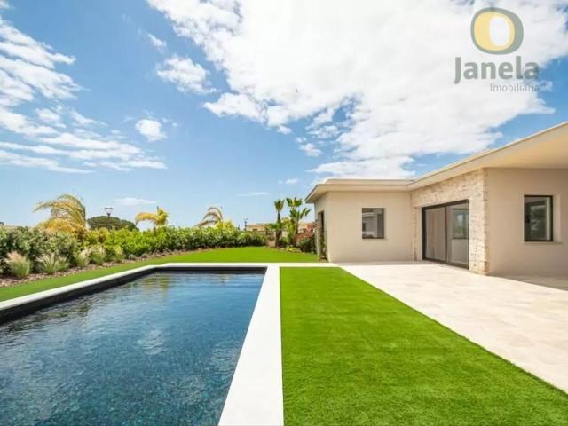 Luxuosa Residência T5 em Faro, frente à Ria Formosa 328m² Montenegro