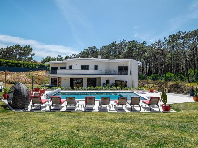Luxuosa Vila de 5 Quartos na Praia del Rey 785m² Amoreira