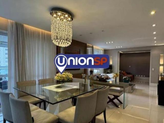 Luxuoso Apartamento à Venda no Paraíso