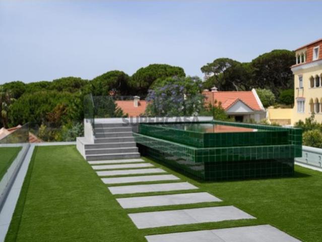 Luxuoso Apartamento Penthouse T5 para venda no centro do Estoril