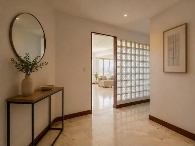 Luxuoso Apartamento T4 com Vista Panorâmica sobre o Rio Tejo