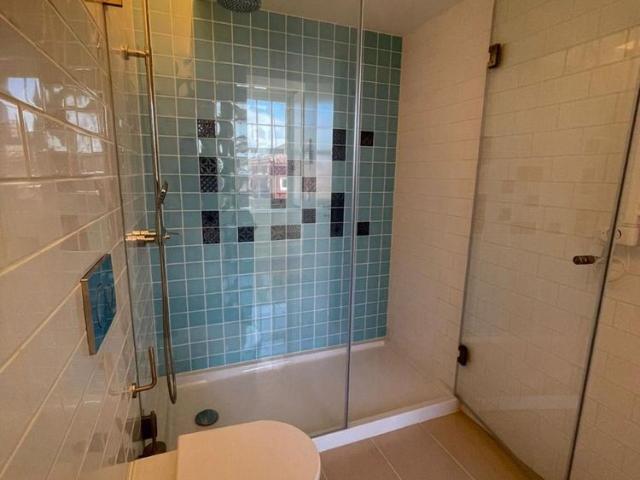 Luxuoso Apartamento T0+Mezanine decorado e mobilado inserido num condomínio fechado numa zona nobre no Centro do Porto
