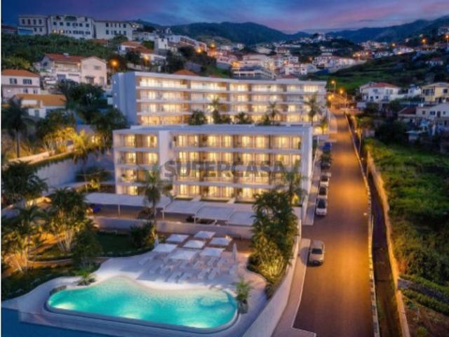 Luxuoso Apartamento T2+1 com Varanda e Vista