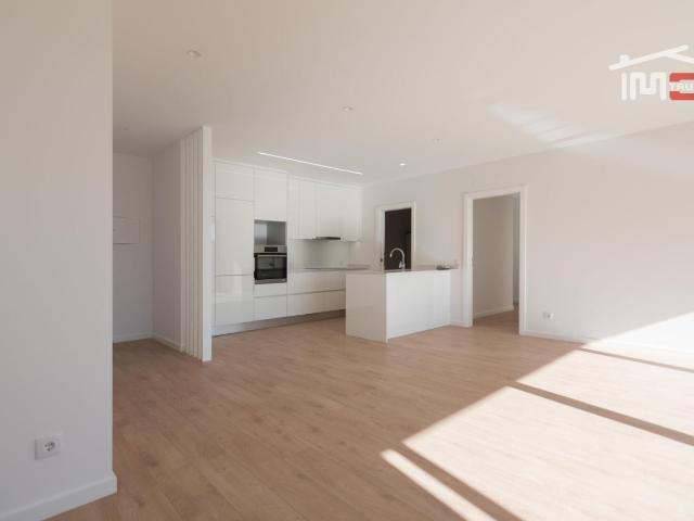 LUXUOSO APARTAMENTO T3 EM CONDOMINIO FECHADO AUREN VILLAS EM OURÉM