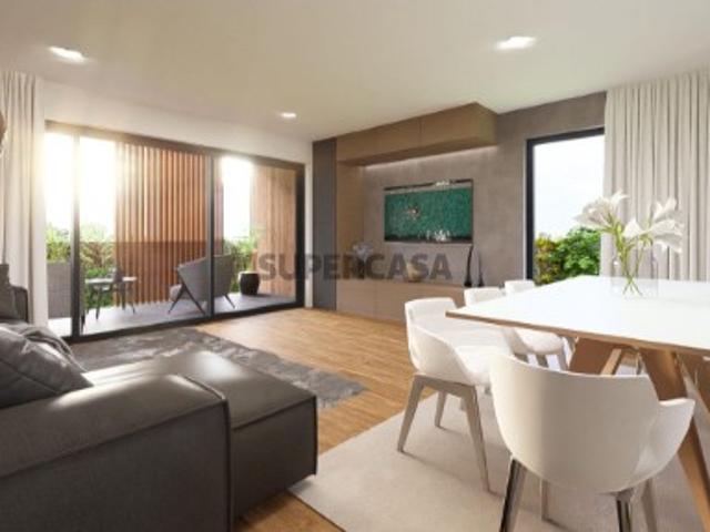 Luxuoso Apartamento T3, terraço privativo, piscina comum e estacionamento, em Olhão