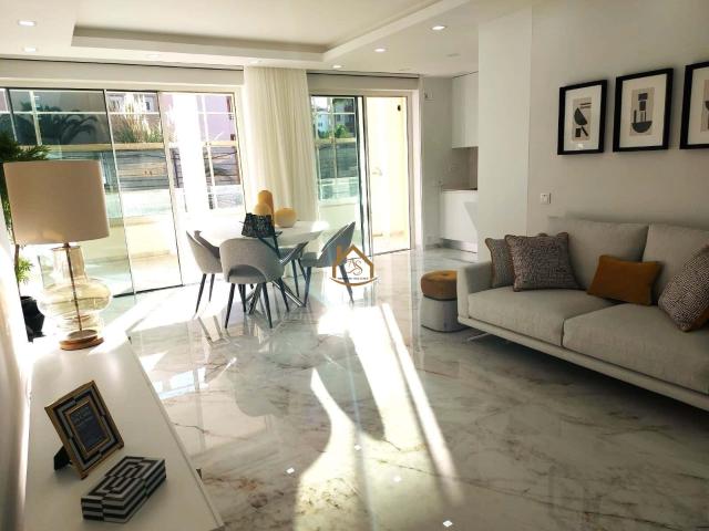 Luxuosos apartamento T4 com piscina na cobertura, Lagos para venda