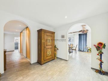 Luxus trifft Lebensqualität Exklusive 5.5 Zimmer Wohnung mit attraktivem Steuerfuss