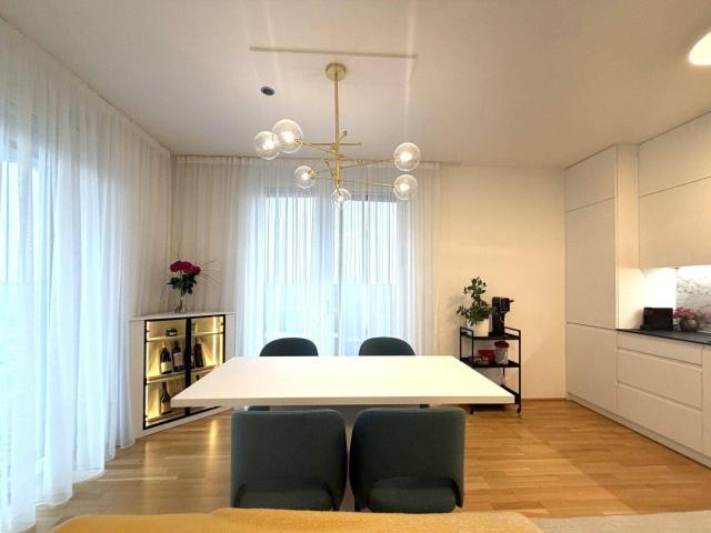 Luxus trifft Skyline Wohnen auf höchstem Niveau 16. Etage im Marina Tower