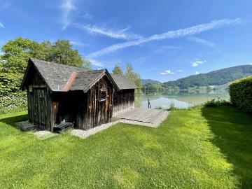 Luxus Triplex Townhouse am Mondsee mit Seegrund: Neubau Erstbezug mit 6,5 Zimmern, Lift, Garten und Terrassen