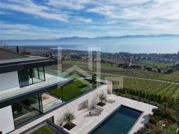Luxus Villa mit moderner Architektur und Panoramablick