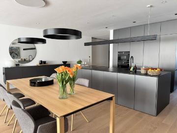 Luxus Wohnoase in Wels: 135 m² pure Eleganz mit Kamin, Terrasse und 2 Tiefgaragenstellplätzen!