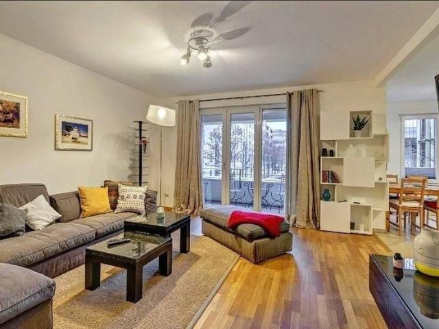 Luxus Wohnung mit 2 Zimmern und Balkon!