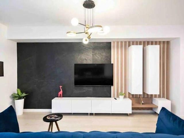 Luxus Wohnung mit Balkon und 2 Zimmern!