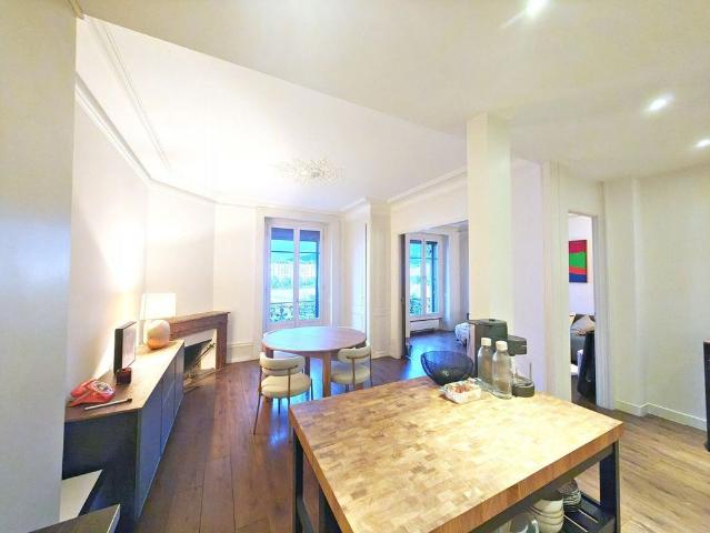 Luxus Apartment mit 4 Zimmer zu vermieten in Avenue du Mail 15, Genf