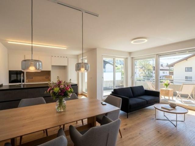 Luxus Apartment mit 95 m2 zu verkaufen in Weer, Tirol