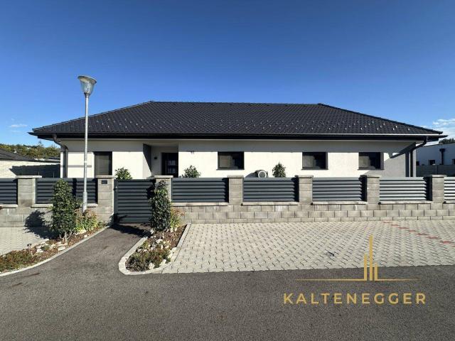 Luxus Bungalow mit Pool, Sauna & High End Technik