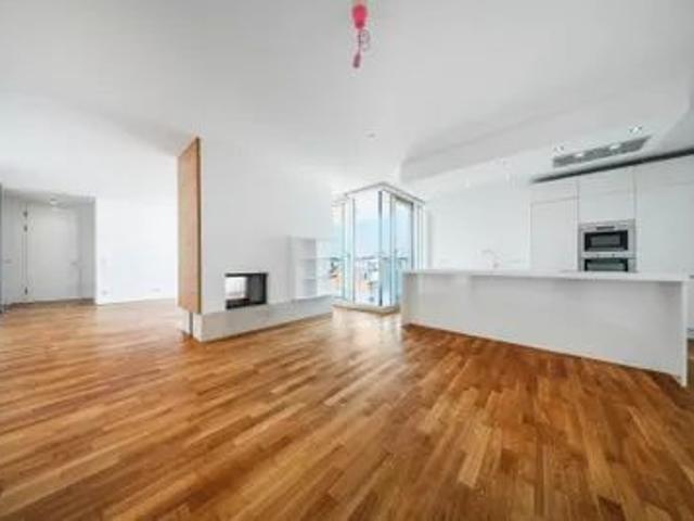 Luxus Dachgeschosswohnung in Bester Lage
