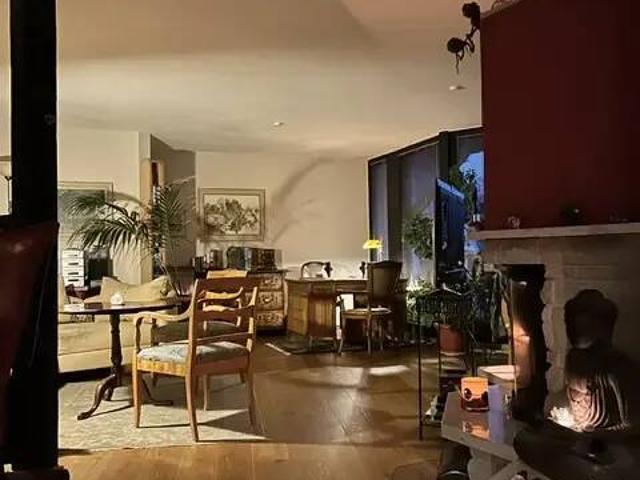 Luxus Dachgeschoss mit großer Terrasse in Süd Westausrichtung und einem Winterkamin