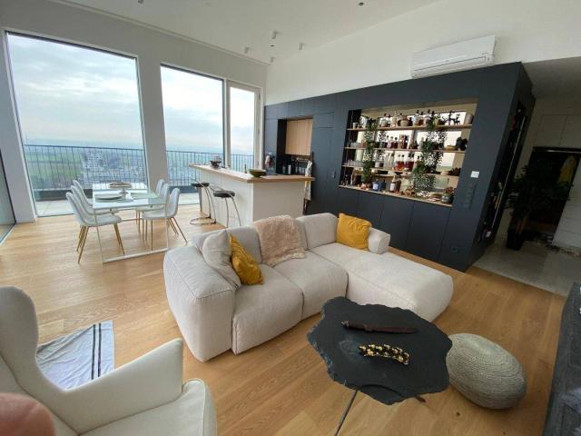 Luxus DG Wohnung ohne Schrägen im 17. Stock mit Terrassen, Whirlpool und Parkblick U1 Oberlaa