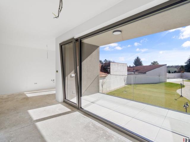 Wohlfühloase Nähe Wien Living Weinviertel I Herbst Special: Stellplatz Gratis Dazu I Luxus Dg mit Rund 140M² Terrasse / Loggia I Wolkersdorf und Gerasdorf