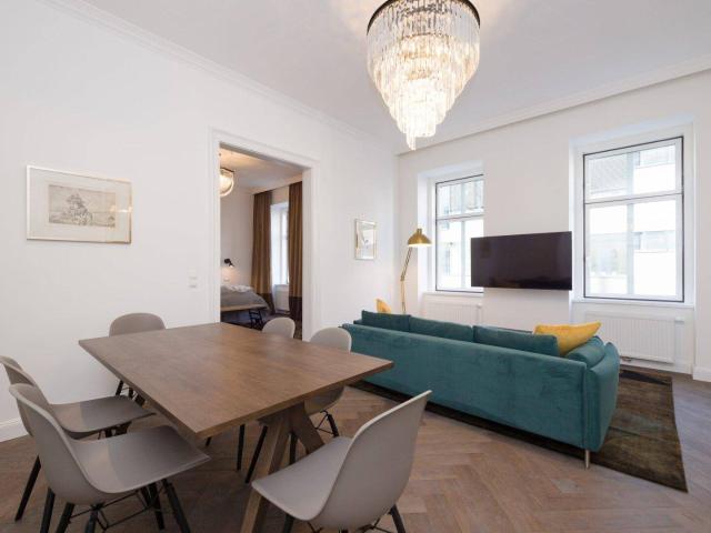 LUXUS EIGENTUMSWOHNUNG IM 2. BEZIRK – 4 Zimmer, 2 Bäder, stilvolle Ausstattung in urbaner Toplage