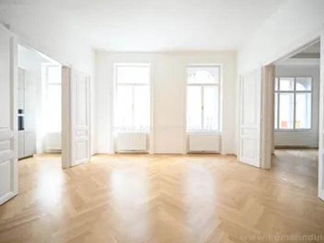 Luxus Erstbezug für Familien oder Expats nahe Argentinierstraße/ Karlsplatz I 214 m² I 6 7 Zimmer & 3 Bäder