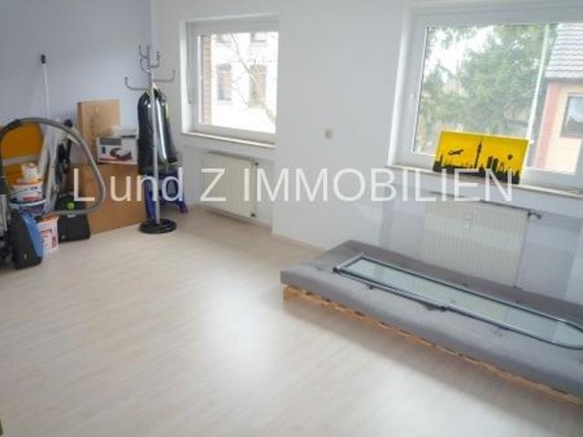 Luxus pur: Traumhaft schöne 3 Zimmer Wohnung mit überdachtem Wintergarten und Garage