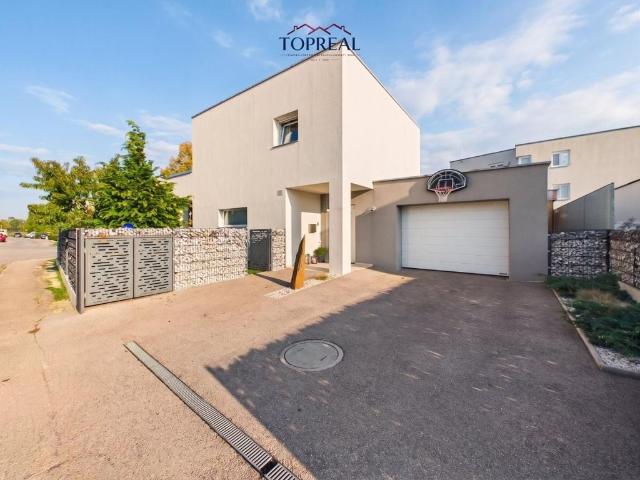 Luxus Haus mit 4 Zimmer zu verkaufen in Wels, Oberösterreich