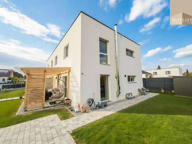 Luxus Haus mit 4 Zimmer zu verkaufen in Theresienfeld, Niederösterreich